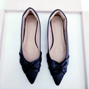 Sapatilha bico fino alongado Preta Cruzada