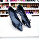 Sapatilha Prime bico fino alongado preta com lacinho