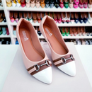 Sapatilha Prime bico fino Nude com bico Branco