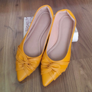 Sapatilhas Prime bico fino Mostarda Cruzada