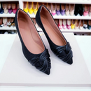 Sapatilha Luxo cruzada preta de brilho