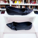 Sapatilha bico fino alongado preta de nozinho