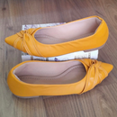 Sapatilhas bico fino Mostarda Cruzada