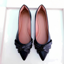 Sapatilha Prime bico fino Preta com Detalhe Verniz