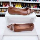 Sapatilha Luxo cruzada Caramelo com Creme