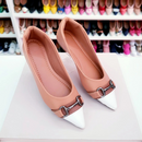 Sapatilha Prime bico fino Nude com ponta branca