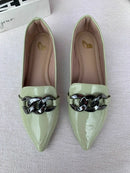 Mocassim Alongado Verde Com Corrente