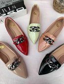 Mocassim Alongado Vermelho Com Corrente