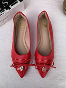 Sapatilha Bico Alongada Vermelha Com Medalha