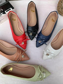 Sapatilha Bico Alongada Vermelha Com Medalha