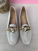 Mocassim Bico Quadrado Off-White Corrente