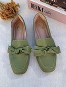 Mocassim Bico Quadrado Bege Com Laço