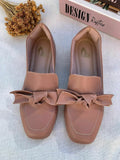 Mocassim Bico Quadrado Nude Com Laço